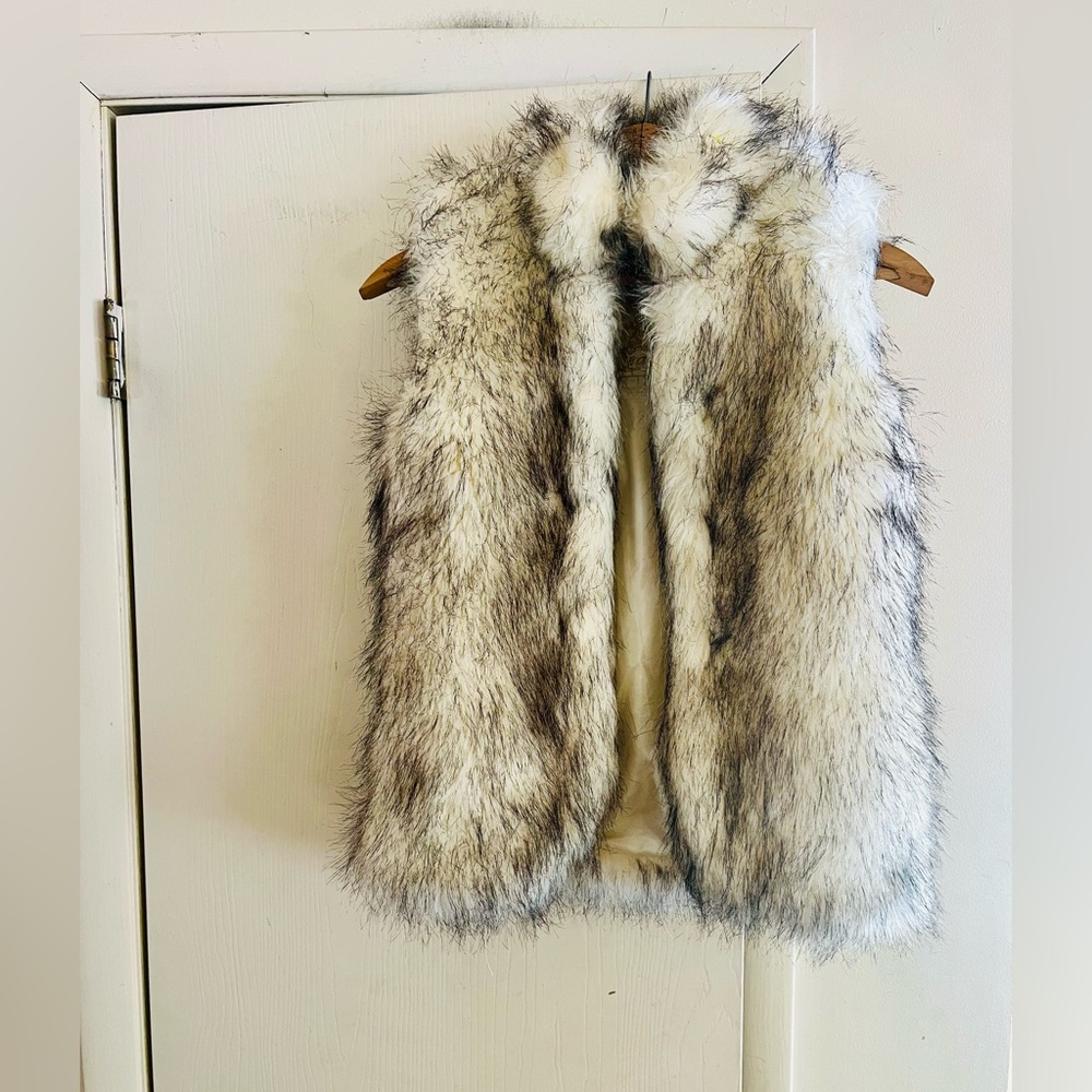 VTG Y2K Iconic Wet Seal Wolfcore Aprés Ski Snow Leopard Festival Faux Fur Vest M